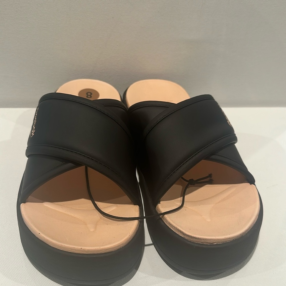 Reebok Cross Strap Slippers. - Picture 1 of 5